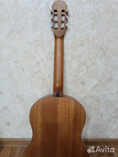 Продам классическую гитару Sevillia