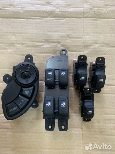 Блок кнопок стеклоподъемников Хендай Санта-Фе