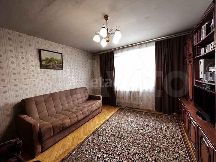2-к. квартира, 52 м², 1/14 эт.