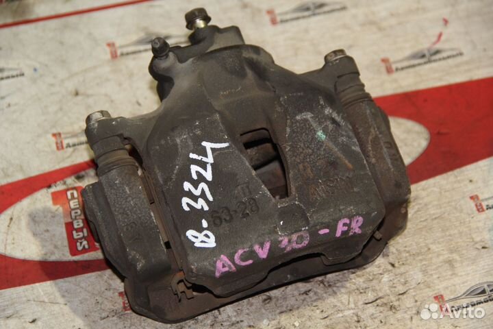 Суппорт перед право c Toyota Alphard ANH10W 2AZ-FE