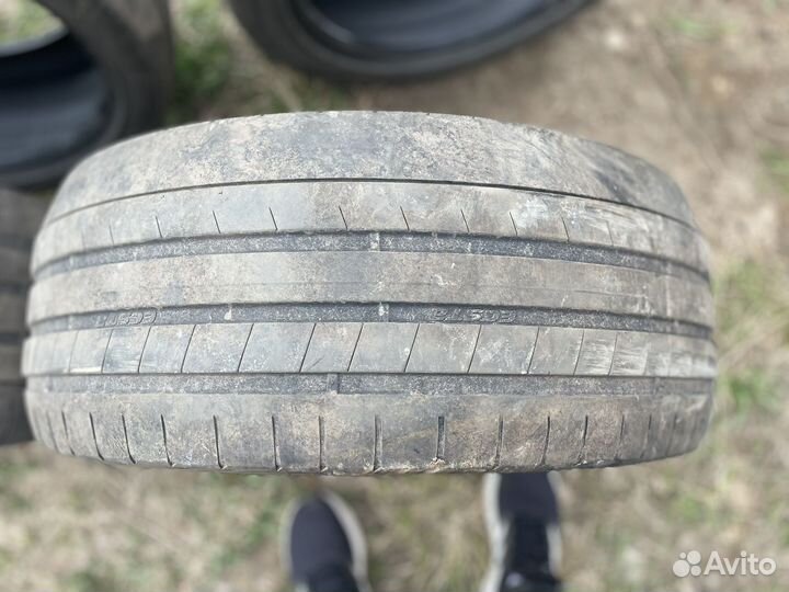 Kumho 722 245/45 R19 и 275/40 R19