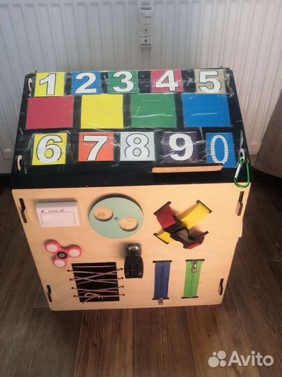 Бизиборд домик