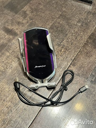 Держатель для телефона в машину я зарядкой