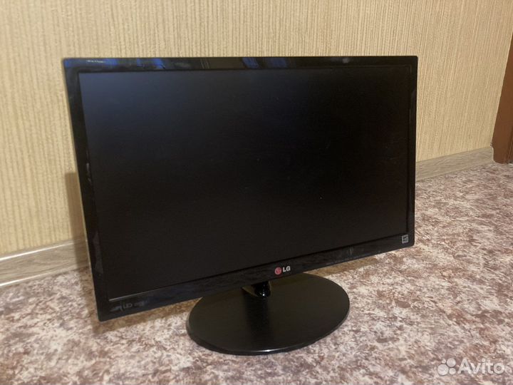 Монитор LG Flatron 22EA53T IPS
