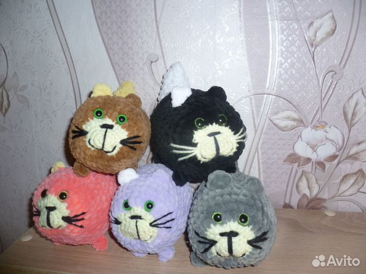 Вязаные котики.Ручная работа.Амигуруми