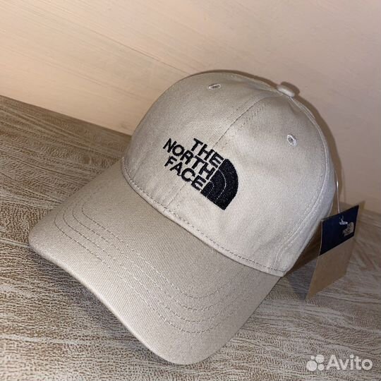 Кепка The north face бежевая