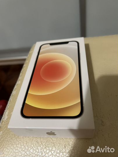 Коробка от iPhone 12