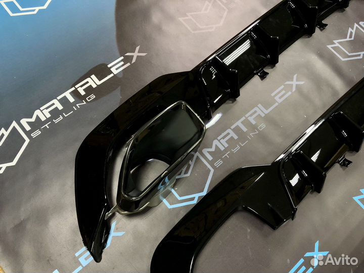 Диффузор насадки BMW G20 под 340i на выбор