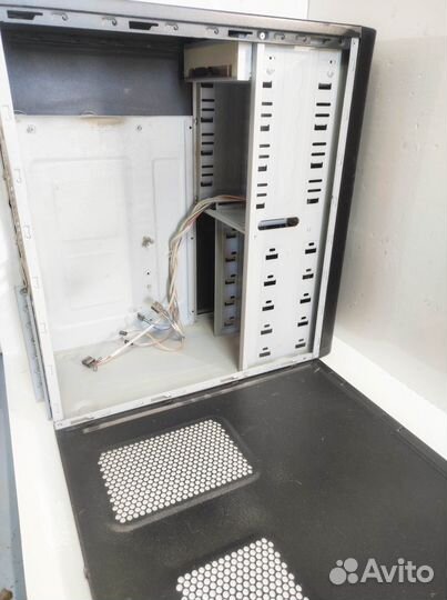 Корпус ATX для компьютера