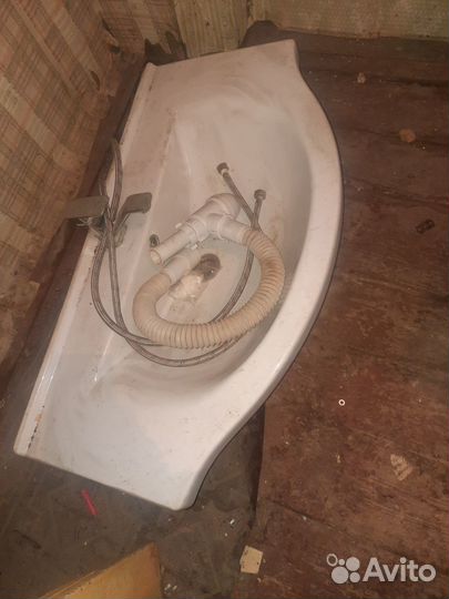 Раковина со смесителем