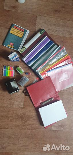 Канцтовары папки скобы