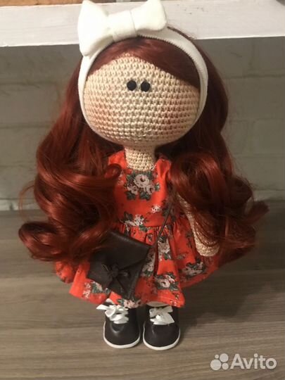 Вязаная интерьерная кукла