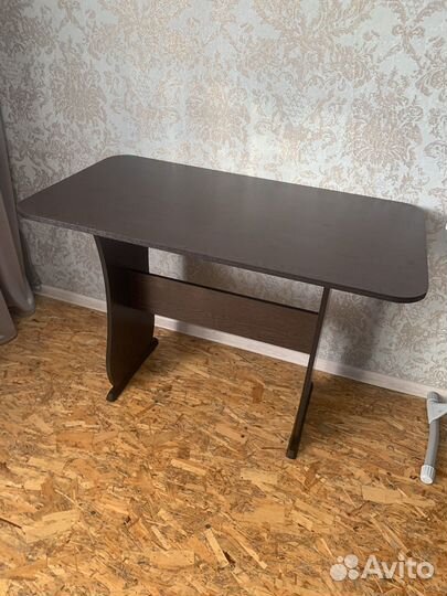 Кухонный стол