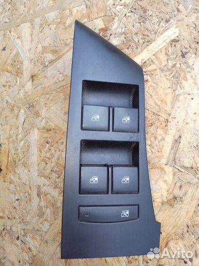 Блок управления стеклоподъемниками Opel Astra J