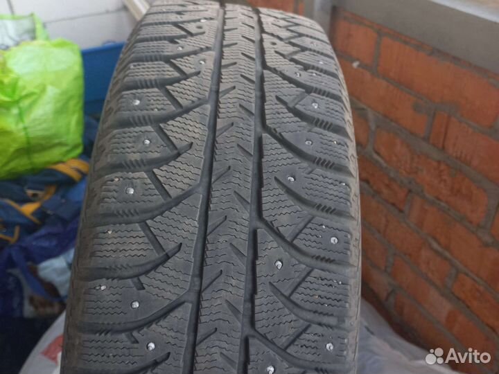 Bridgestone Ice Cruiser 7000S 225/65 R17