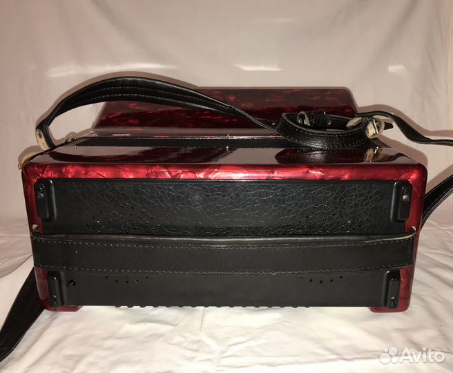 Продам аккордеон weltmeister serino