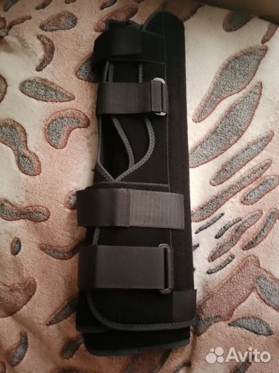 Тутор на коленный сустав