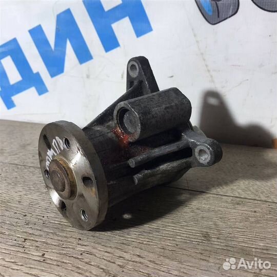 Насос водяной (помпа) Land Rover Discovery III 20