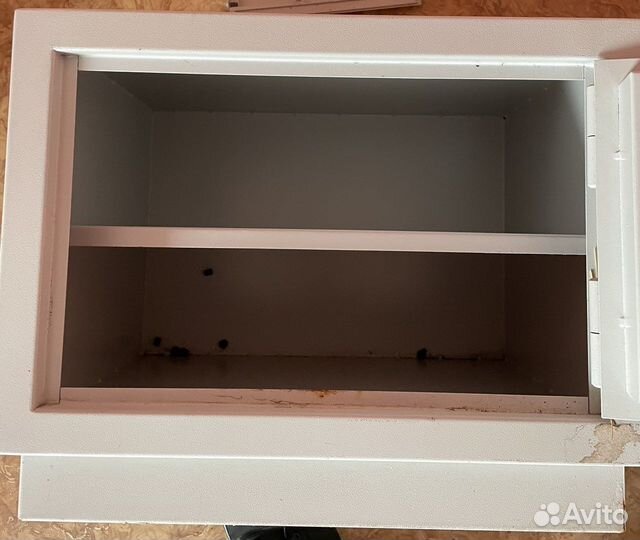 Сейф металлический с замком