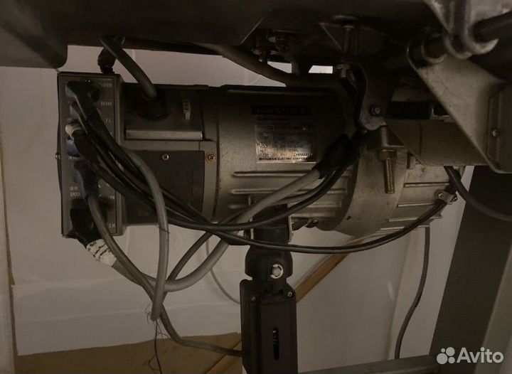 Промышленная швейная машинка Juki