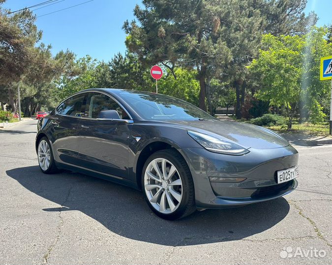 Аренда электромобиля Tesla Model 3