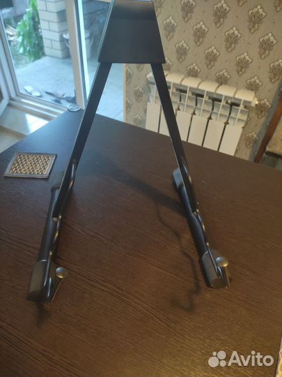 Стойка для гитары