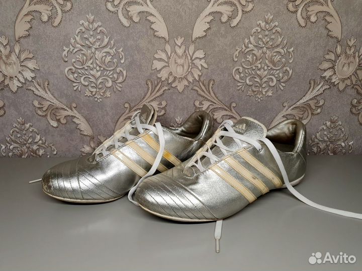 Кроссовки женские adidas