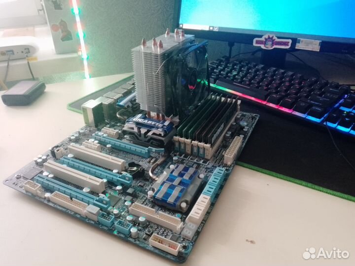 Материнская плата в сборе