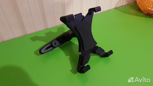 Держатель для планшета в авто