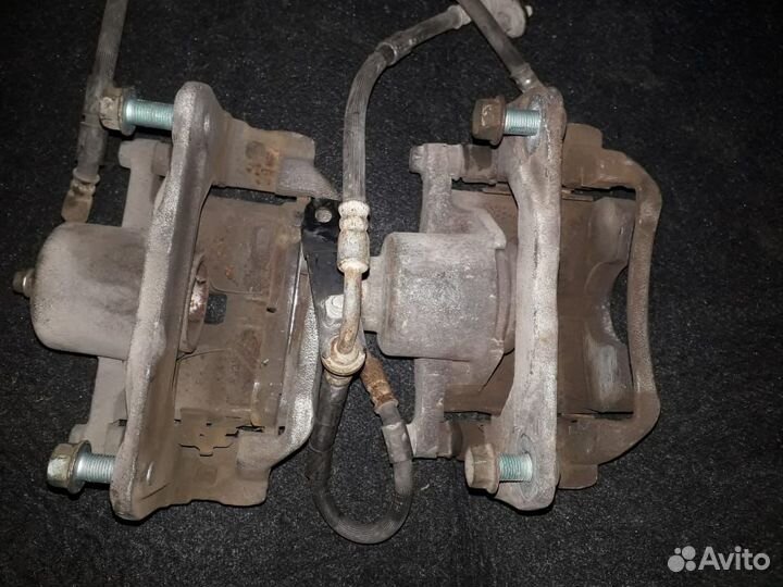 Суппорта Toyota передние пара GX110