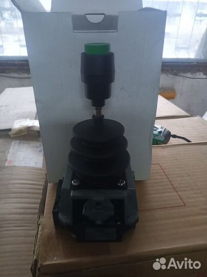 Джойстик крановый schneider