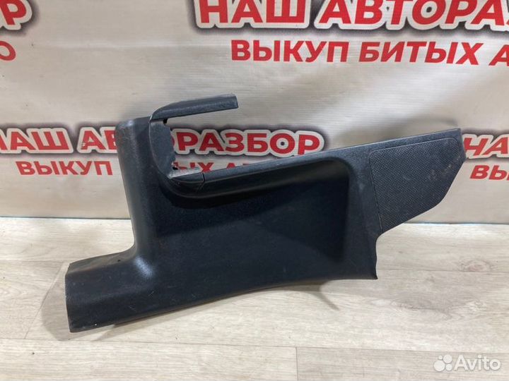 Накладка на порог салона задняя левая Mitsubishi