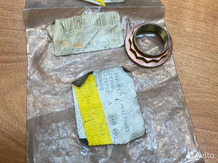 Гайка для Mercedes A1409901150