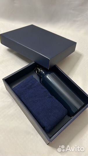 Набор: полотенце и бутылка питьевая