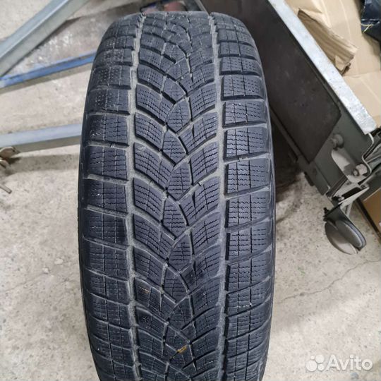 Goodyear UltraGrip Ice 235/55 R19