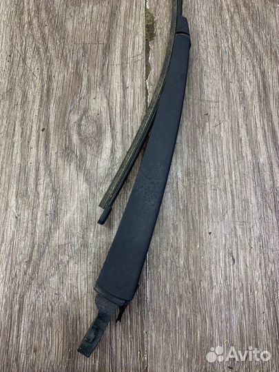 Поводок дворника задний Volkswagen Golf 5 хетчбэк