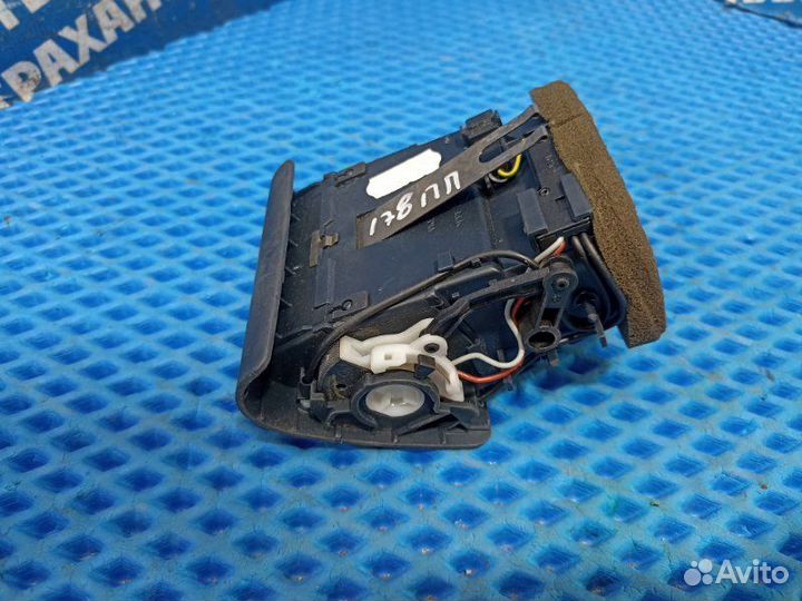 Дефлектор воздушный Audi A8 D2 седан AKC 2002