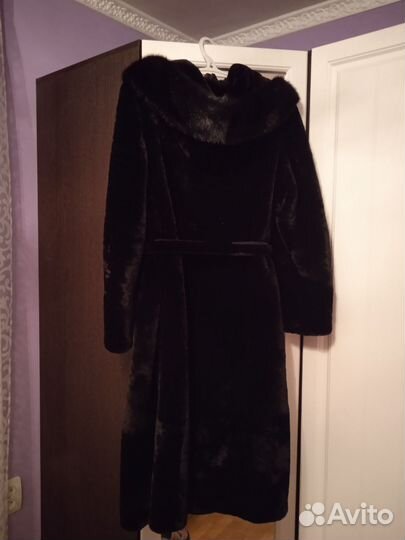 Шуба мутоновая с капюшоном 52 54 размер