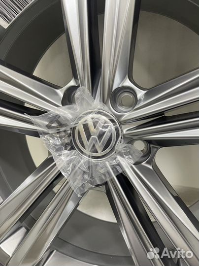 Volkswagen Tiguan R-Line, Michelin 235/55 R18