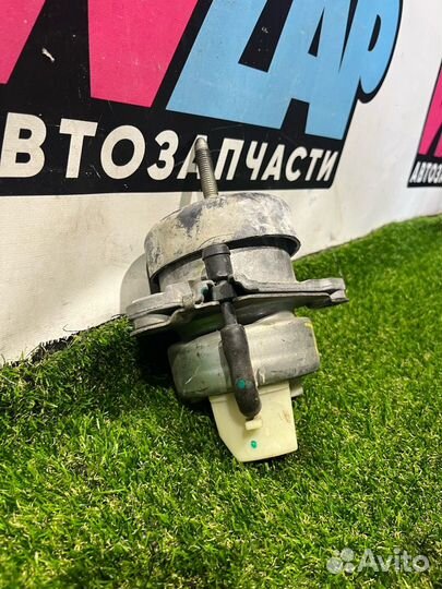 Подушка крепления двигателя Ford Mustang 6 рест