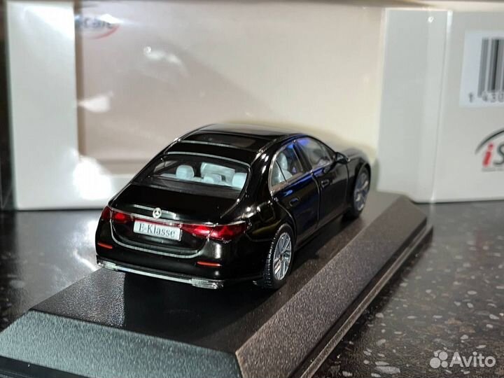 1:43 Iscale Mercedes-Benz e-class e300 w214