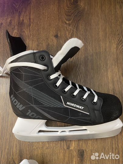 Продам хоккейные коньки