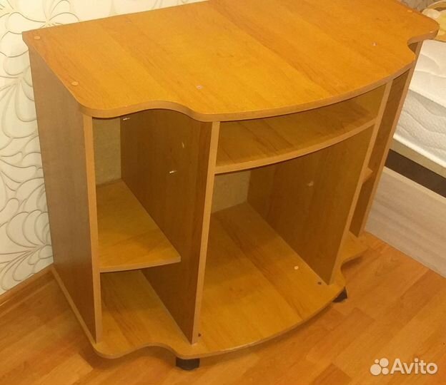 Тумба на колёсиках