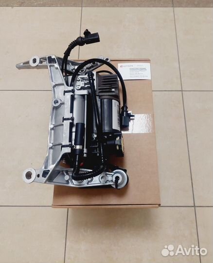 Компрессор пневмоподвески Audi Q7 4L новый