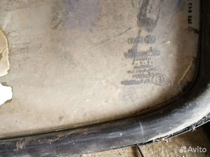 Стекло volkswagen jetta 2