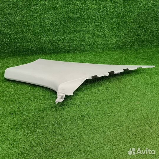 Обшивка стойки задняя правая верхняя Volkswagen 6