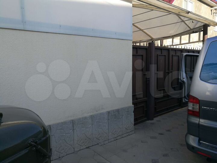 Дом 220 м² на участке 4,5 сот.