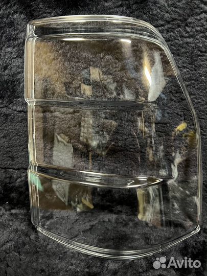 Стекло заднего фонаря фары правое Паджеро 4