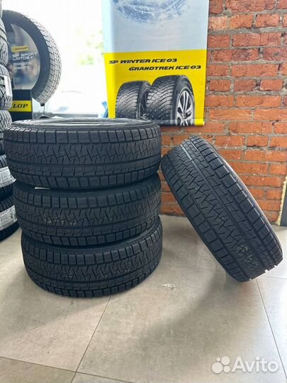 Pirelli Formula Ice FR 215/55 R17 98T