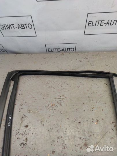 Уплотнитель двери задний правый Bmw 5 G30 2.0 2021